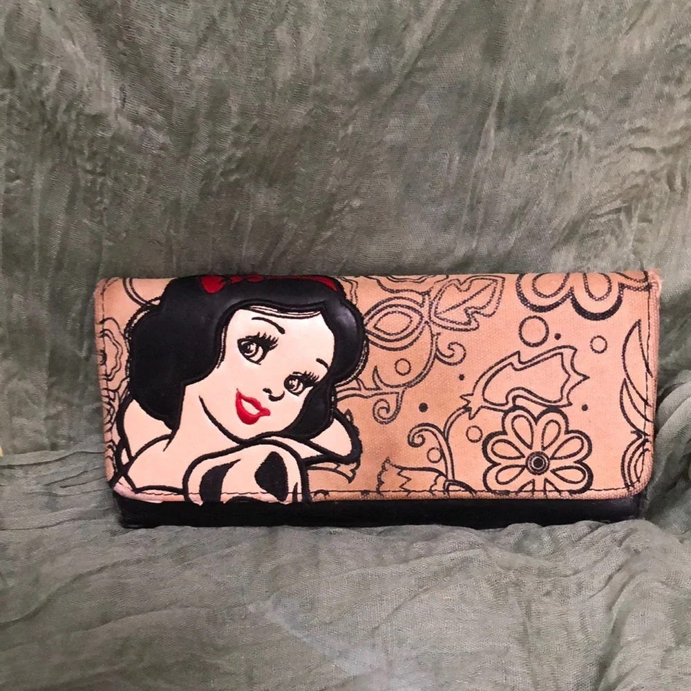 Vintage Disney Loungefly Snow White Wallet Used Condition